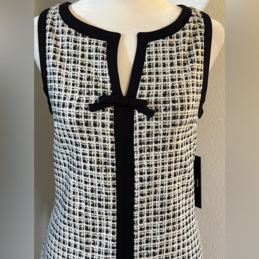KARL LAGERFELD PARIS Women's Jacquard Contrast-Frame BlackWhite Sleeveless Dress - Picture 8 of 9